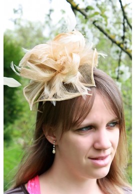 Serre Tête Chapeau Bibi Mariage Plumes Beige