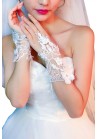 Gants_Mariage_Mitaines_Blancs_Perles_Fleur_Broderie.jpg